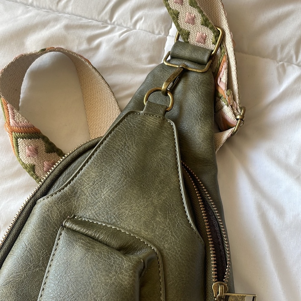 Purse - Picture 3 of 10